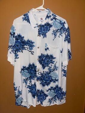 Floral Blue Short-Sleeve Button-Down Shirt